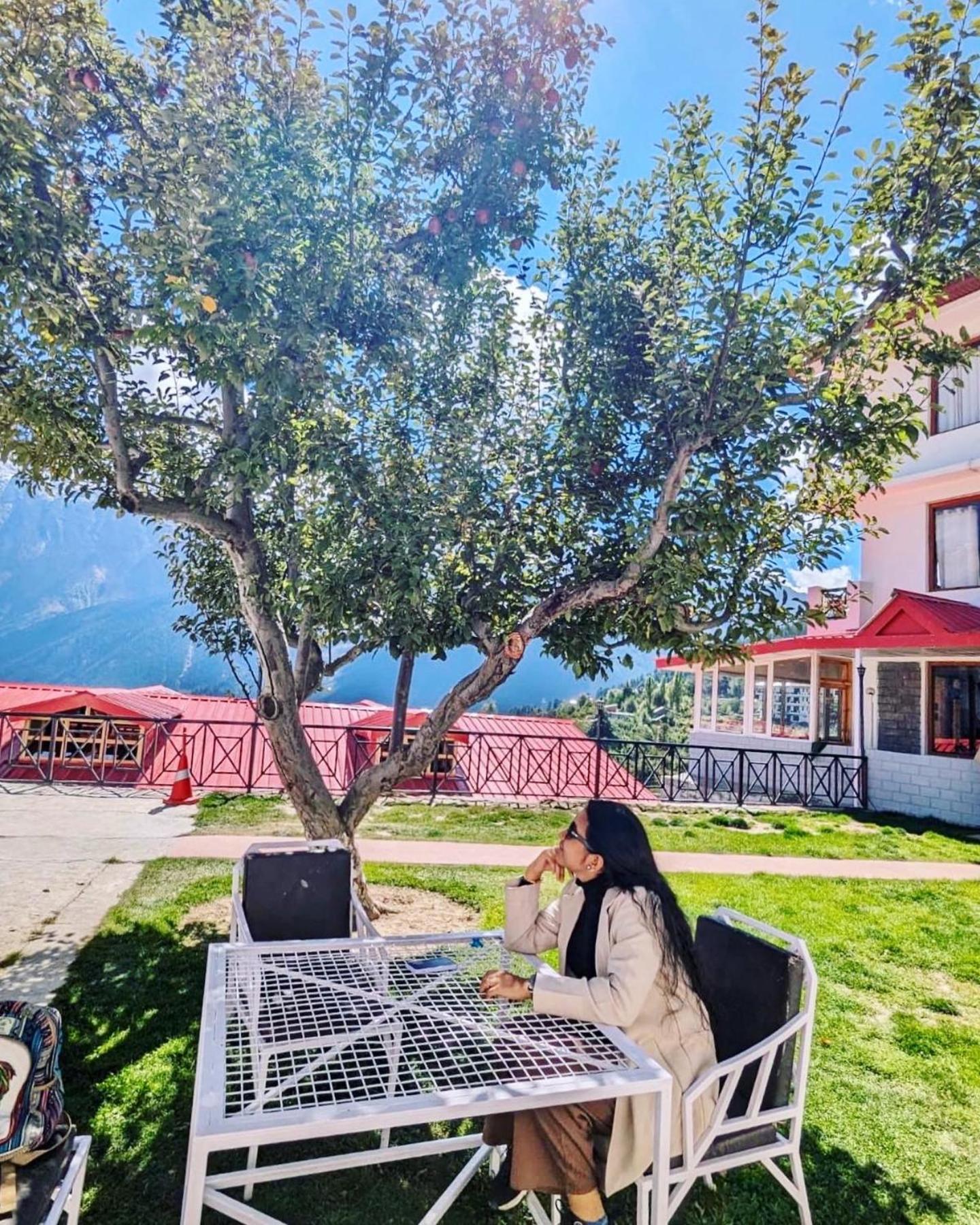 Hotel Rollingrang Kalpa Luaran gambar