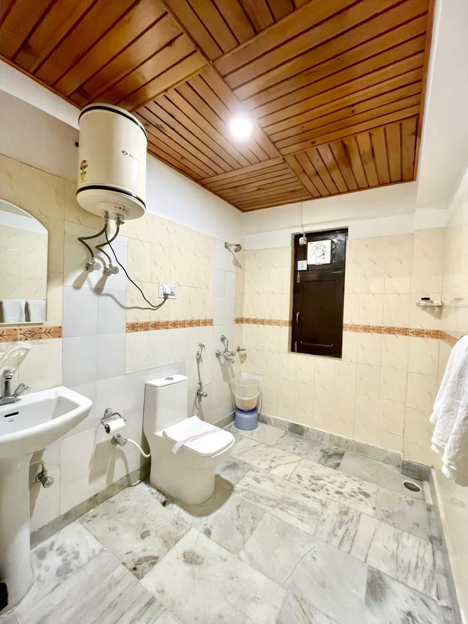 Hotel Rollingrang Kalpa Luaran gambar