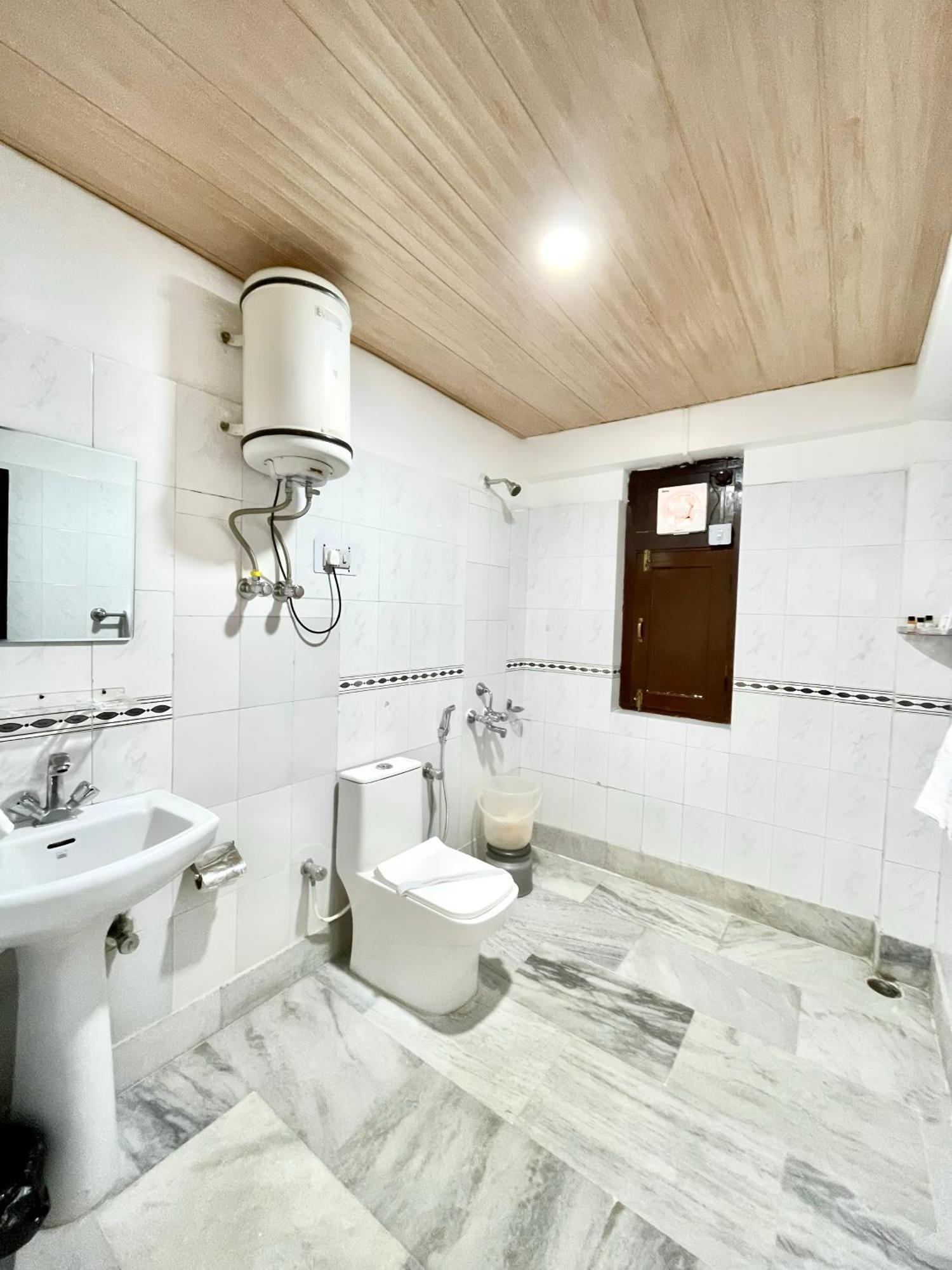Hotel Rollingrang Kalpa Luaran gambar